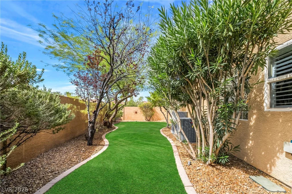 7904 Galloping Hills, Las Vegas, NV 89113