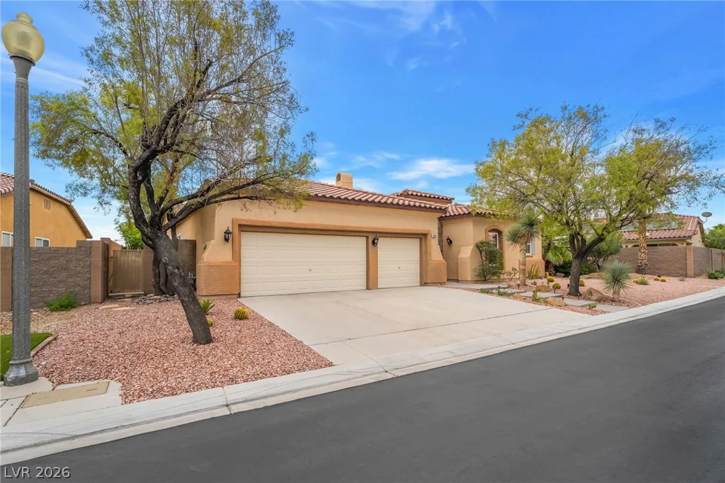 7904 Galloping Hills, Las Vegas, NV 89113