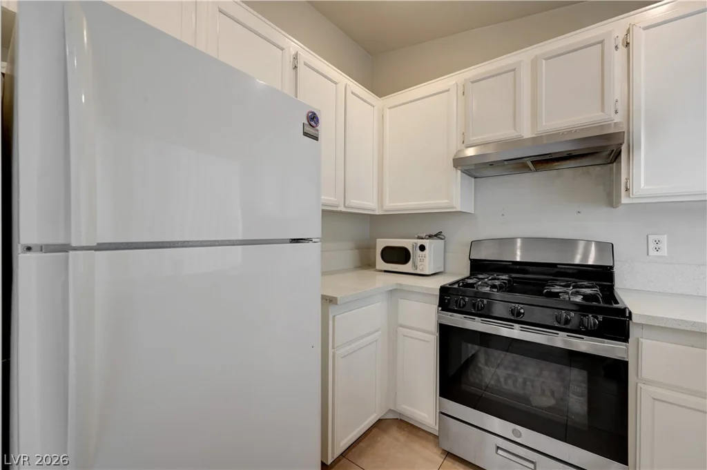 2025 Hollow Oak, North Las Vegas, NV 89031