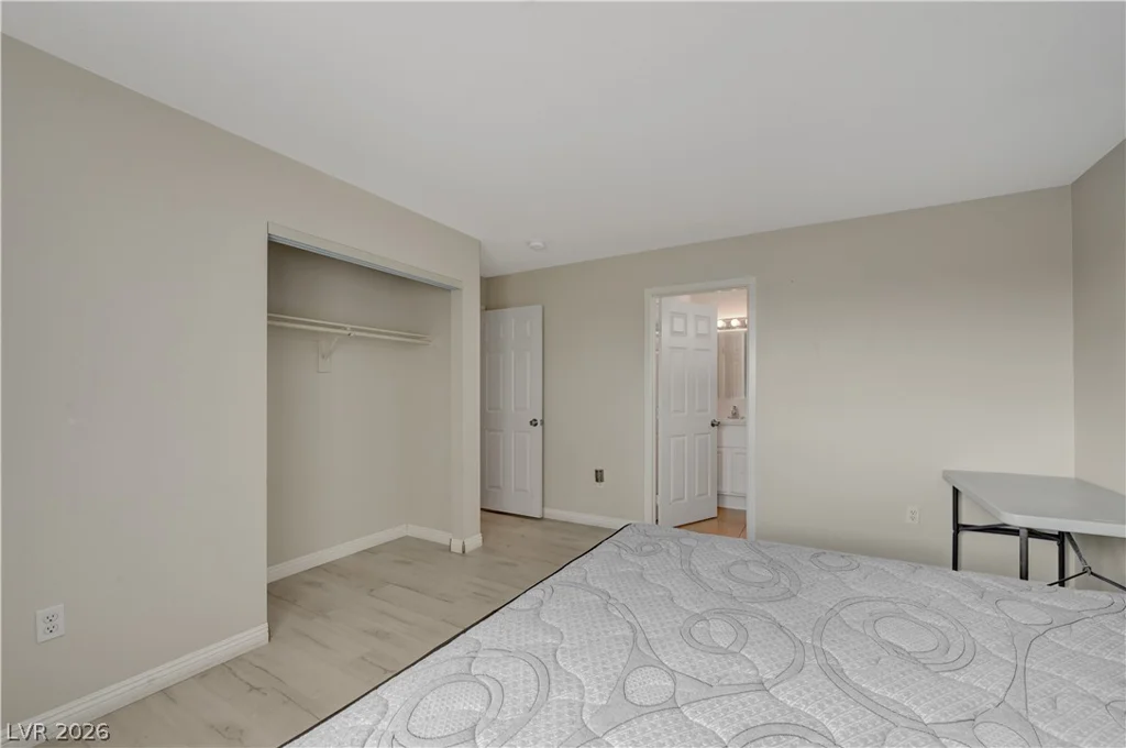 2025 Hollow Oak, North Las Vegas, NV 89031