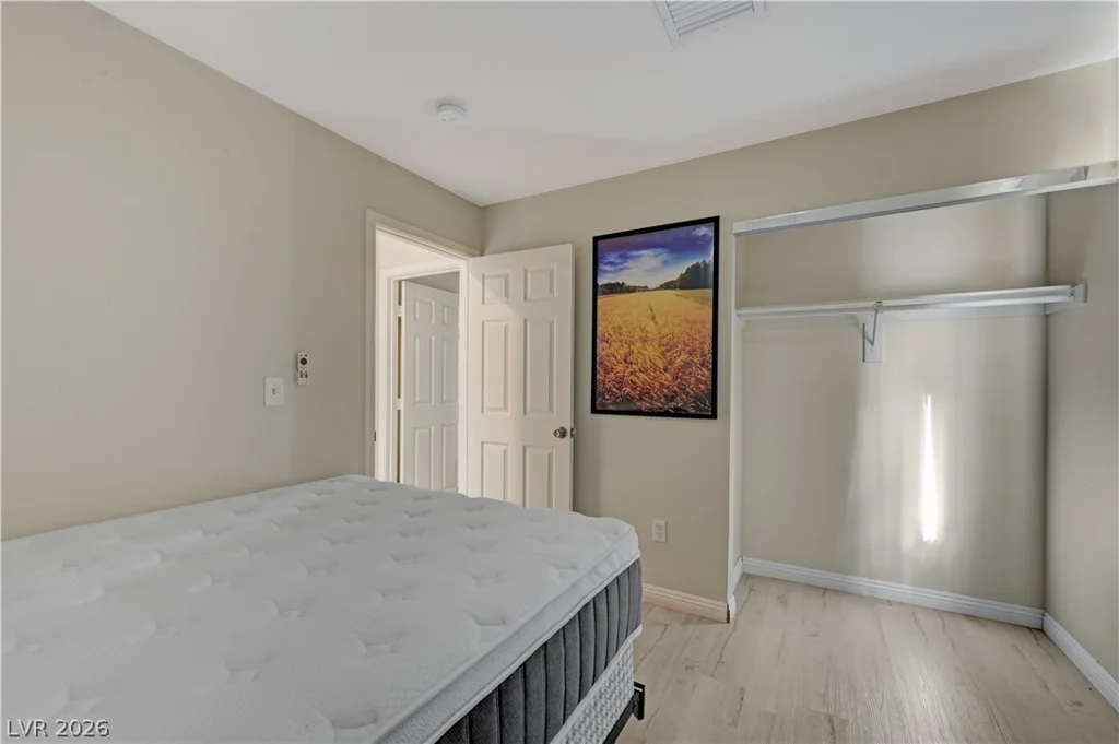 2025 Hollow Oak, North Las Vegas, NV 89031