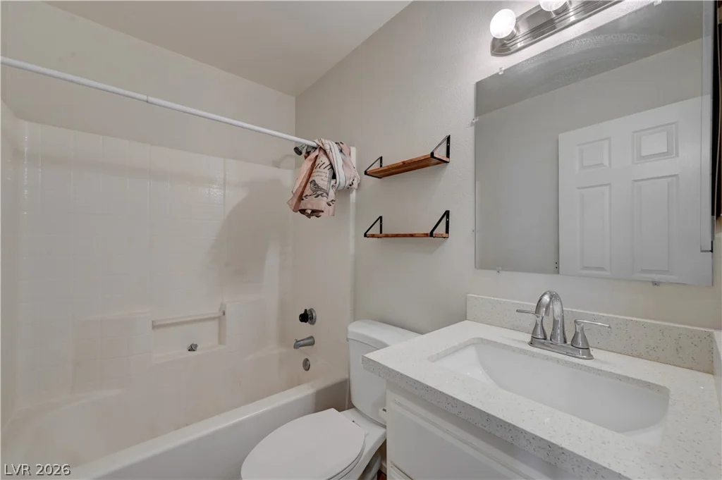 2025 Hollow Oak, North Las Vegas, NV 89031