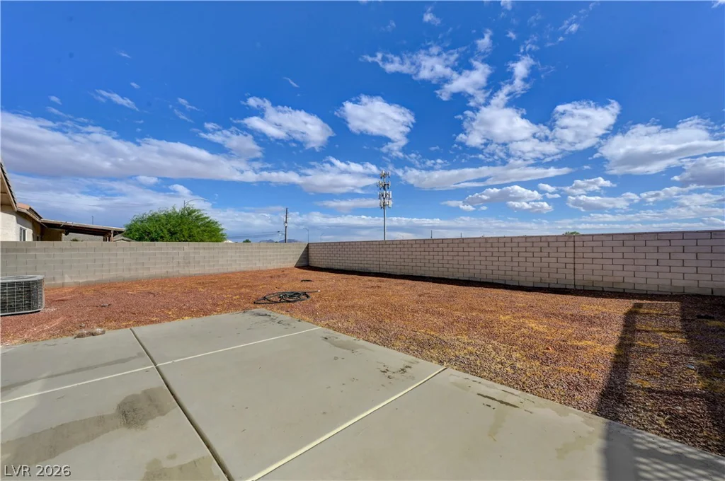 2025 Hollow Oak, North Las Vegas, NV 89031