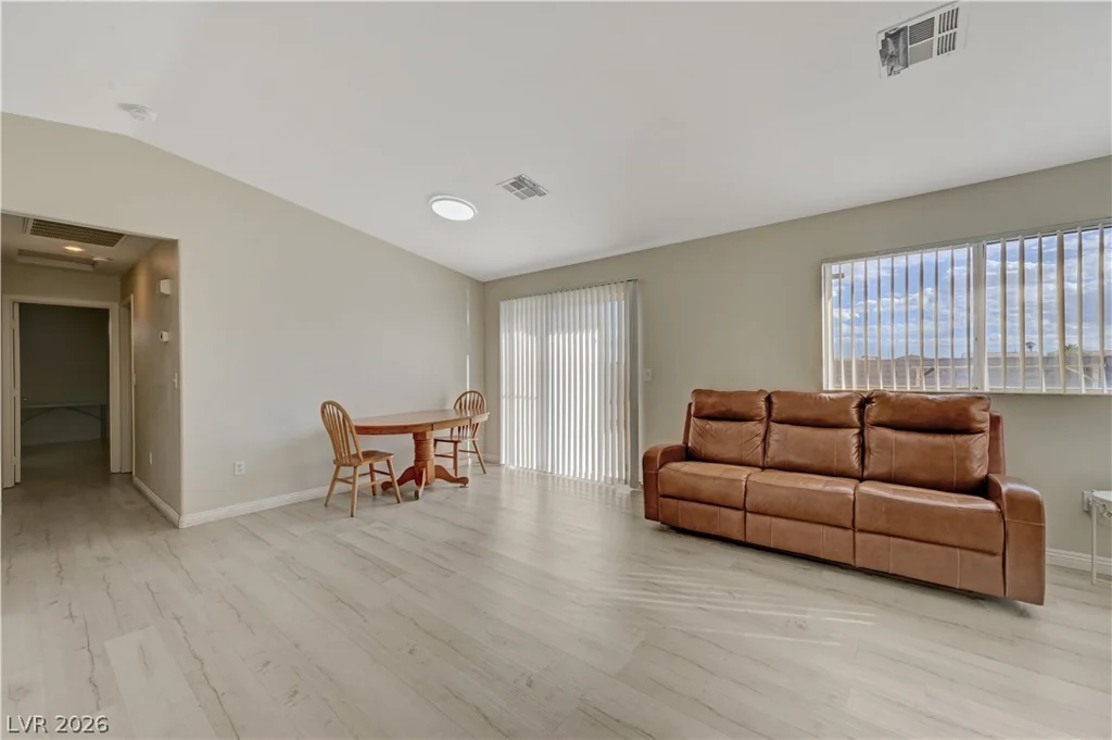 2025 Hollow Oak, North Las Vegas, NV 89031