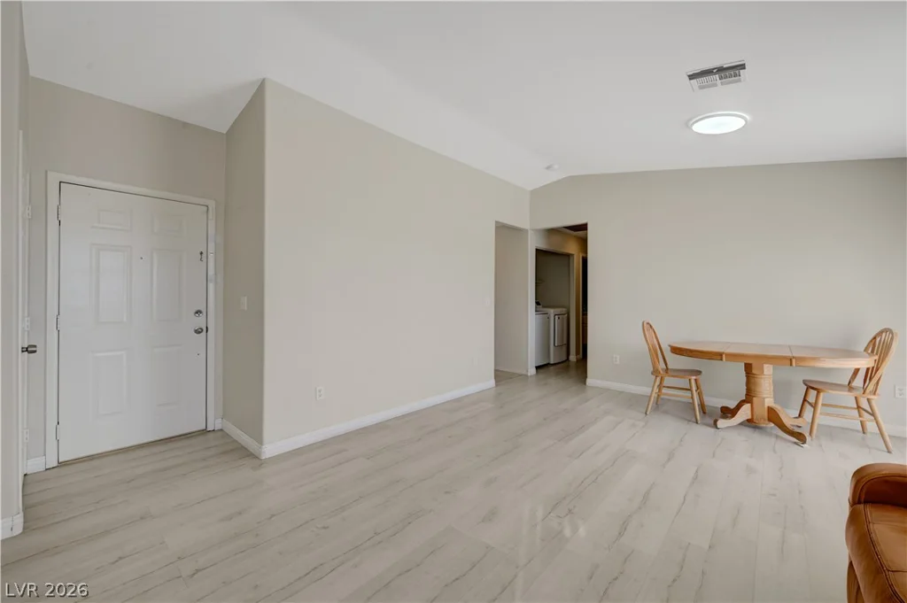 2025 Hollow Oak, North Las Vegas, NV 89031