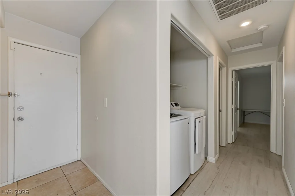 2025 Hollow Oak, North Las Vegas, NV 89031