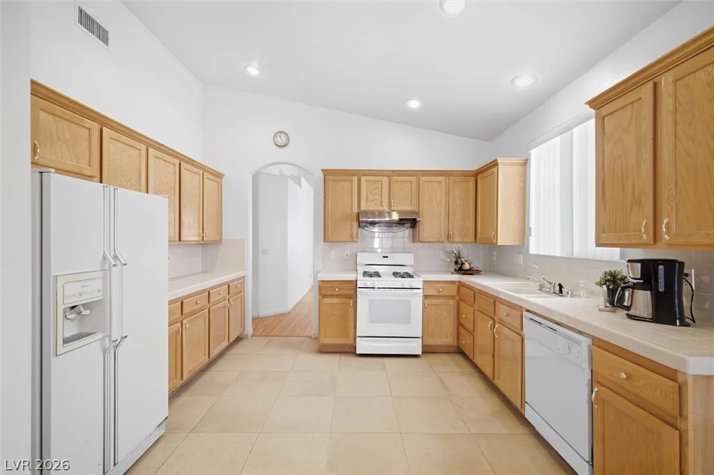 8210 Shallow River, Las Vegas, NV 89117