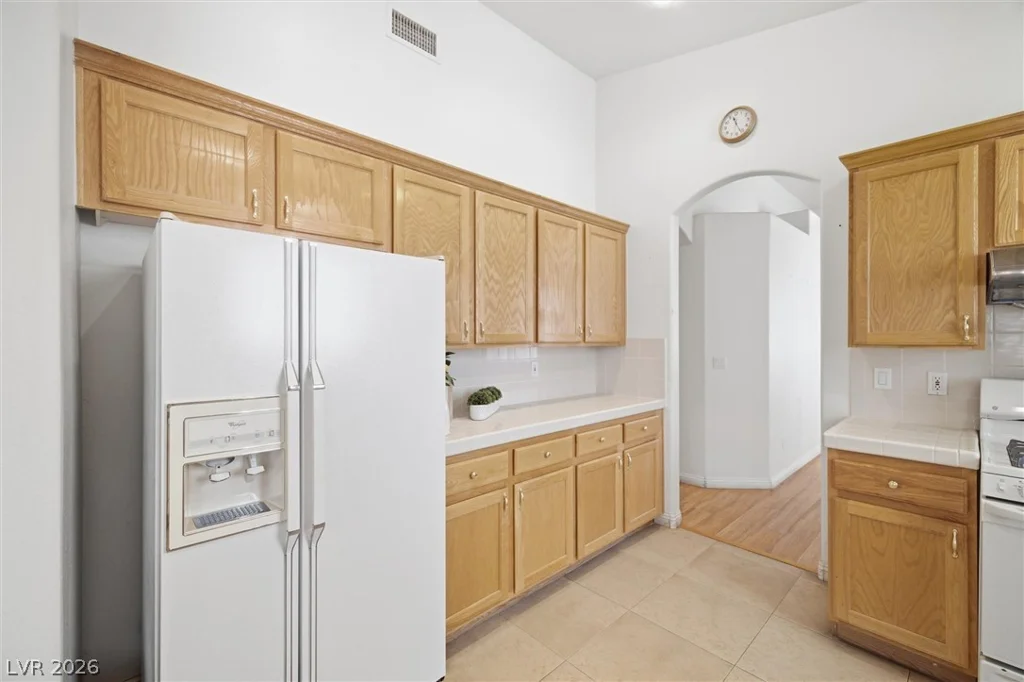 8210 Shallow River, Las Vegas, NV 89117
