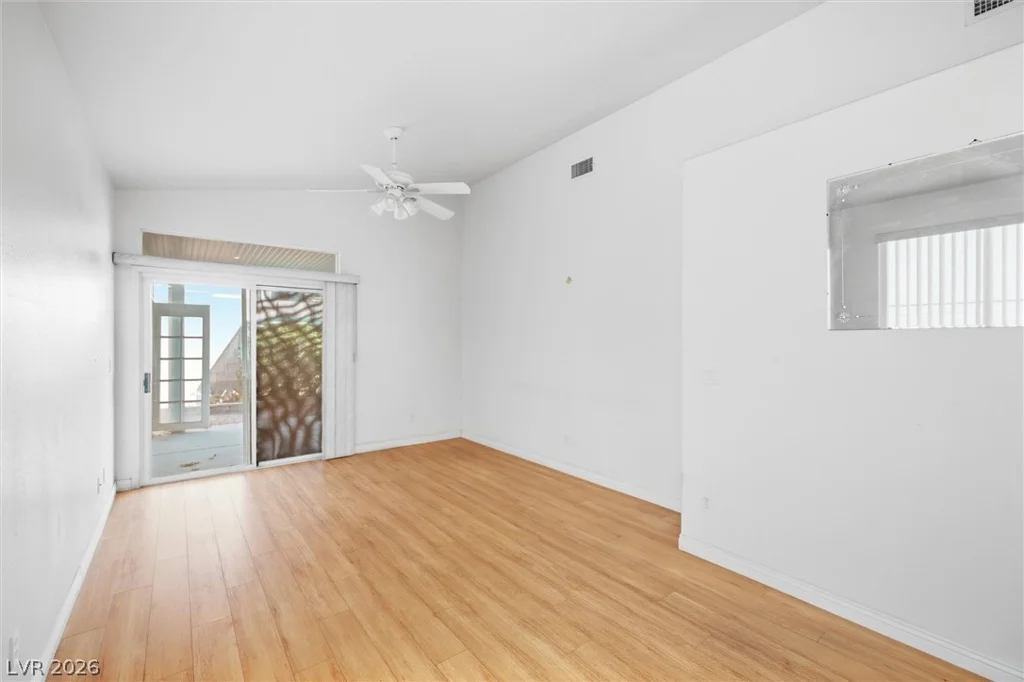 8210 Shallow River, Las Vegas, NV 89117