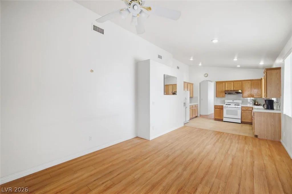 8210 Shallow River, Las Vegas, NV 89117