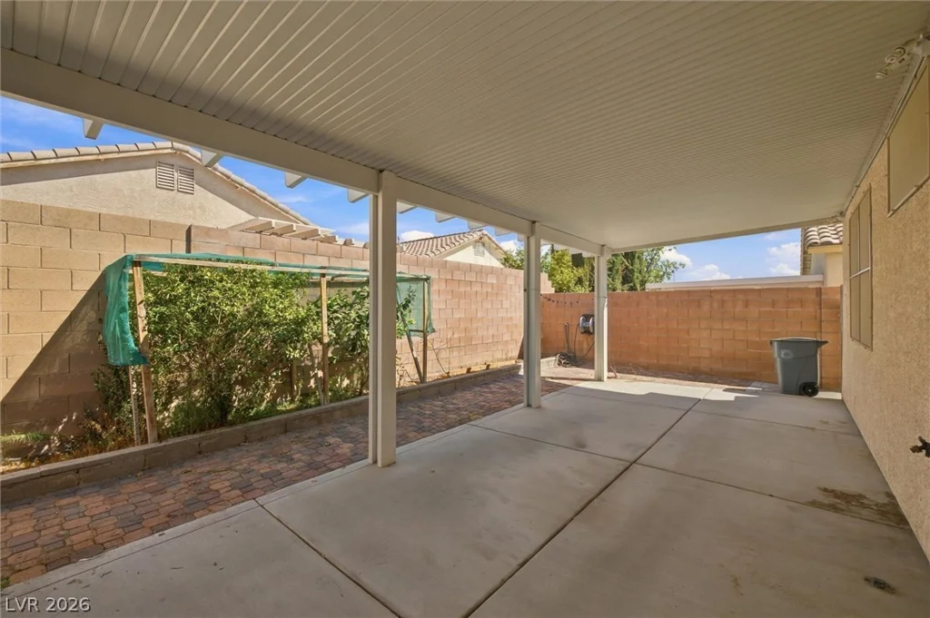 8210 Shallow River, Las Vegas, NV 89117