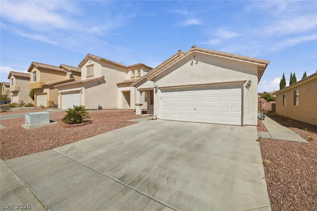 8210 Shallow River, Las Vegas, NV 89117