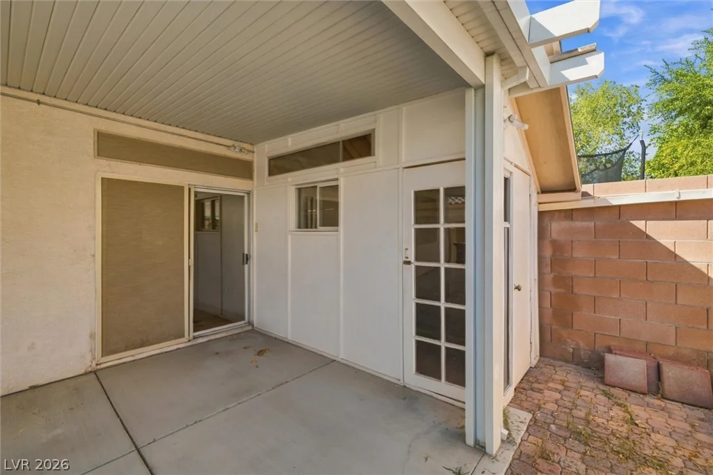 8210 Shallow River, Las Vegas, NV 89117