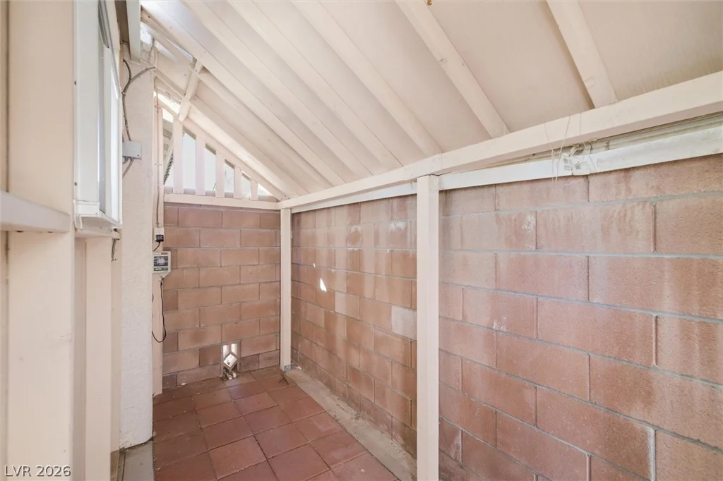 8210 Shallow River, Las Vegas, NV 89117