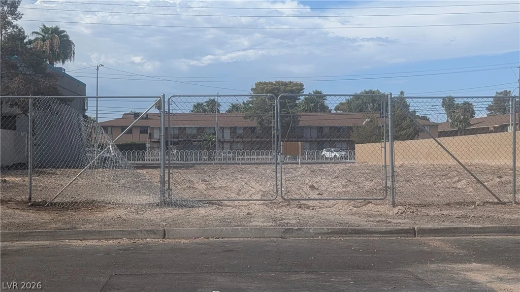 4835 Charleston, Las Vegas, NV 89104