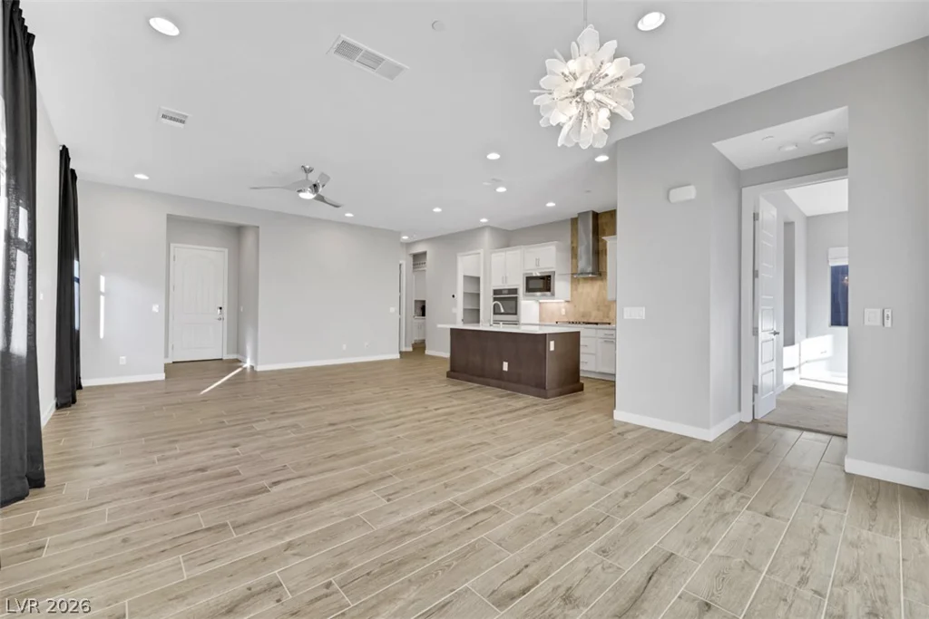 82 Nine Mile Creek, Las Vegas, NV 89138