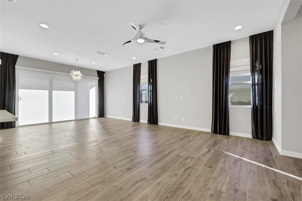 82 Nine Mile Creek, Las Vegas, NV 89138