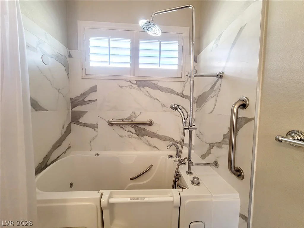 211 Arbour Garden, Las Vegas, NV 89148