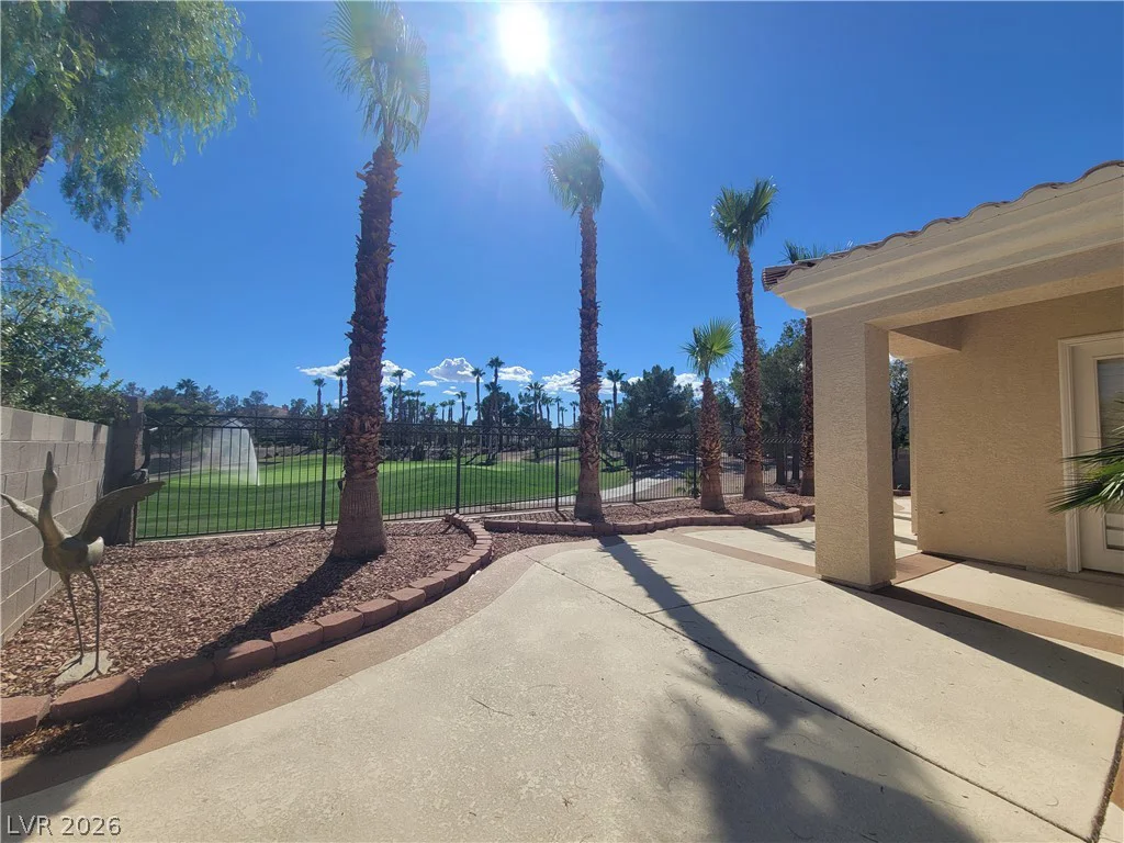 211 Arbour Garden, Las Vegas, NV 89148