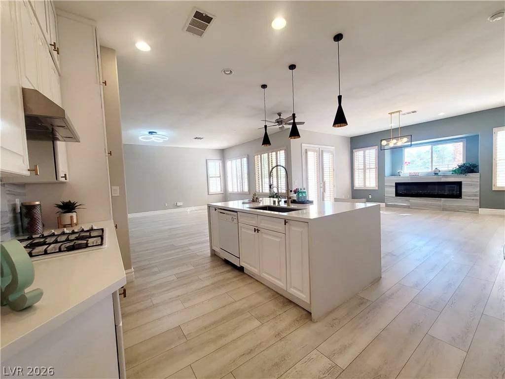 211 Arbour Garden, Las Vegas, NV 89148