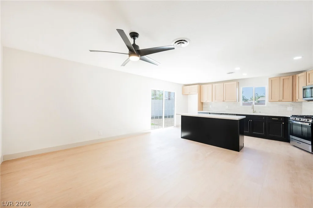 5117 New Bedford, Las Vegas, NV 89122