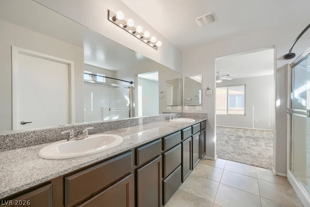 7241 Glistening Star, North Las Vegas, NV 89084