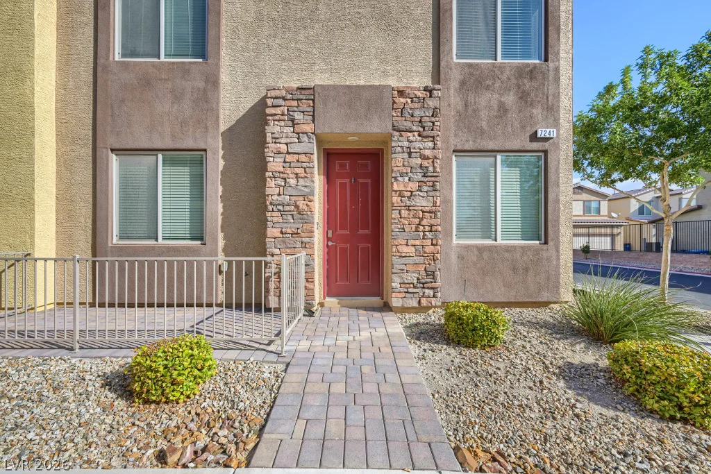 7241 Glistening Star, North Las Vegas, NV 89084