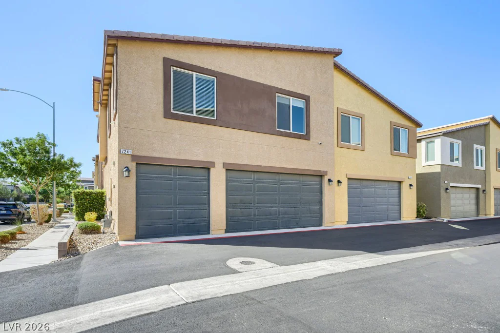 7241 Glistening Star, North Las Vegas, NV 89084