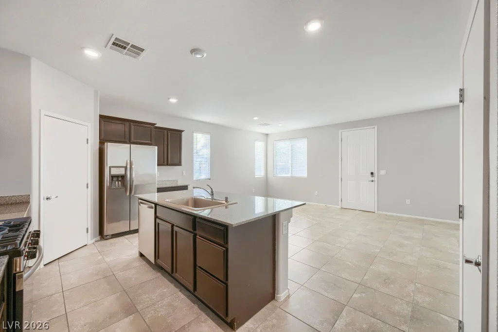 7241 Glistening Star, North Las Vegas, NV 89084