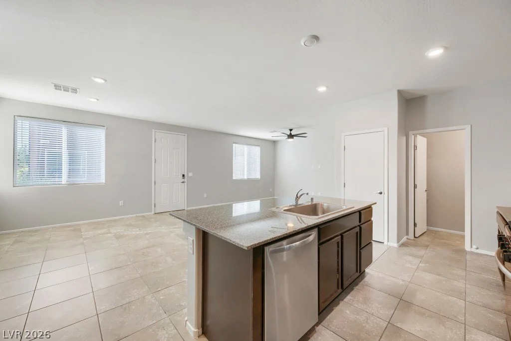 7241 Glistening Star, North Las Vegas, NV 89084