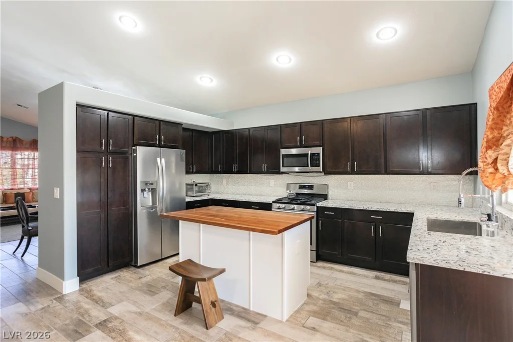 2421 Sunrise Springs, North Las Vegas, NV 89031