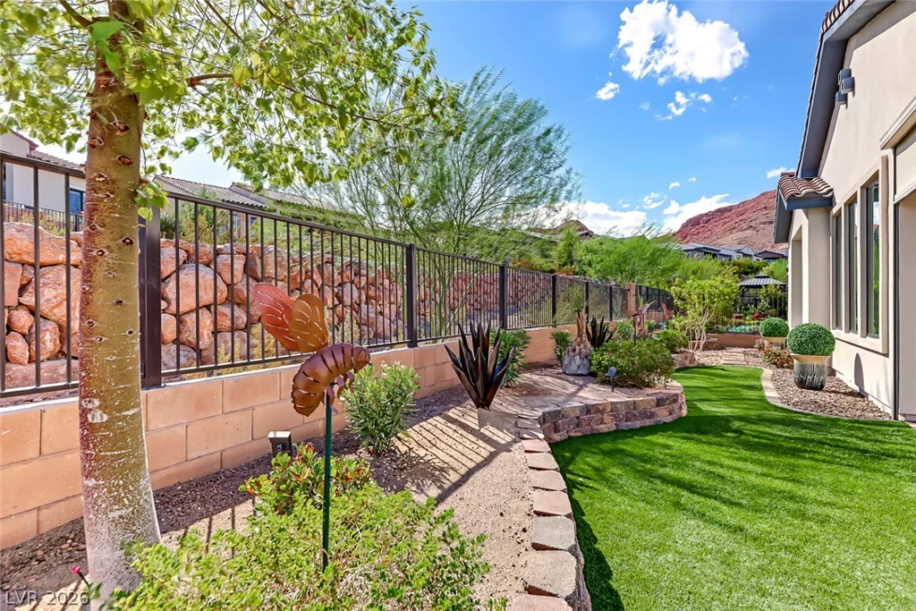 23 Arid Crest, Henderson, NV 89011