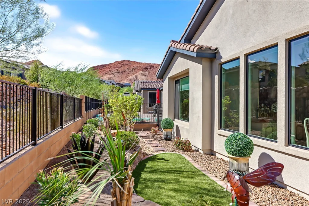 23 Arid Crest, Henderson, NV 89011