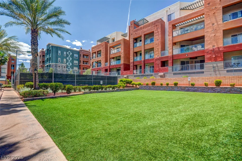 87 Agate, Las Vegas, NV 89123