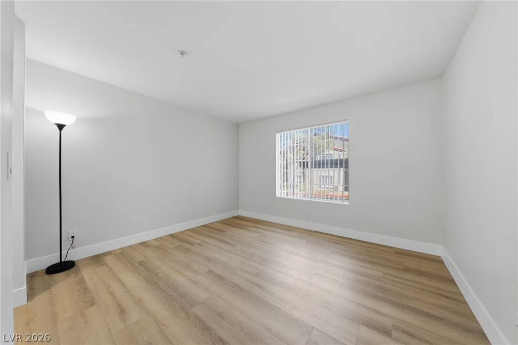2121 Sealion, Las Vegas, NV 89128