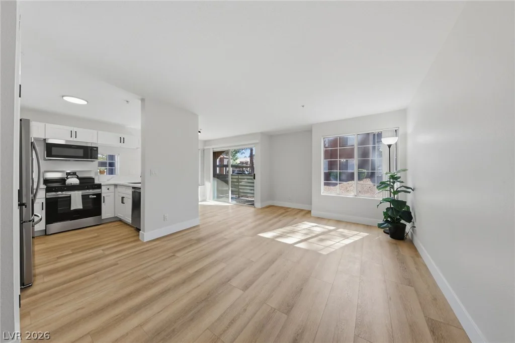 2121 Sealion, Las Vegas, NV 89128