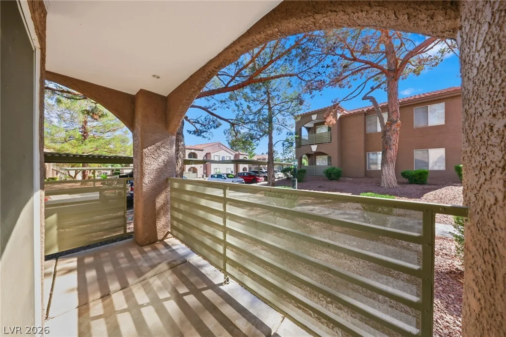 2121 Sealion, Las Vegas, NV 89128