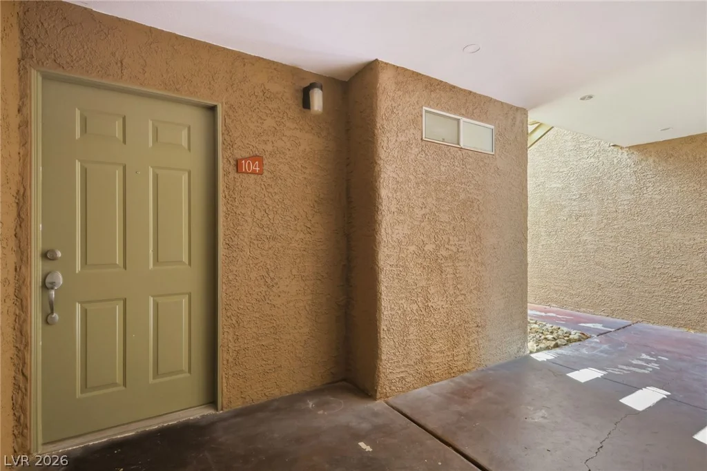 2121 Sealion, Las Vegas, NV 89128