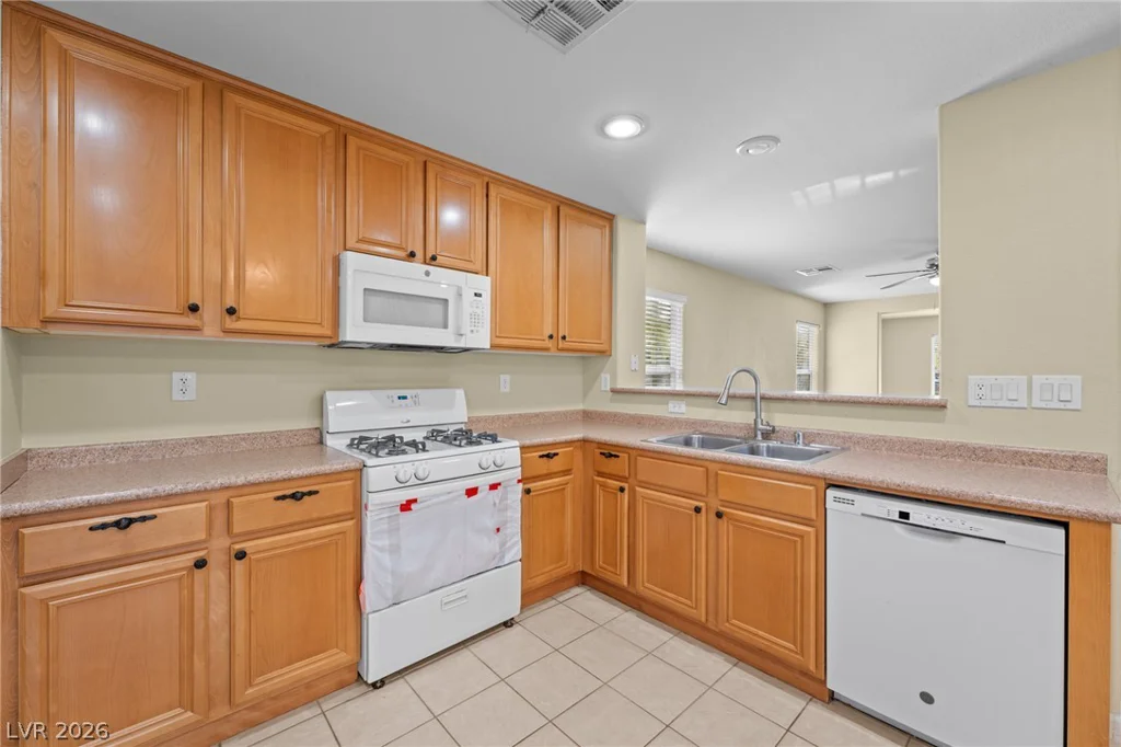 38 Summer Walk, Las Vegas, NV 89183