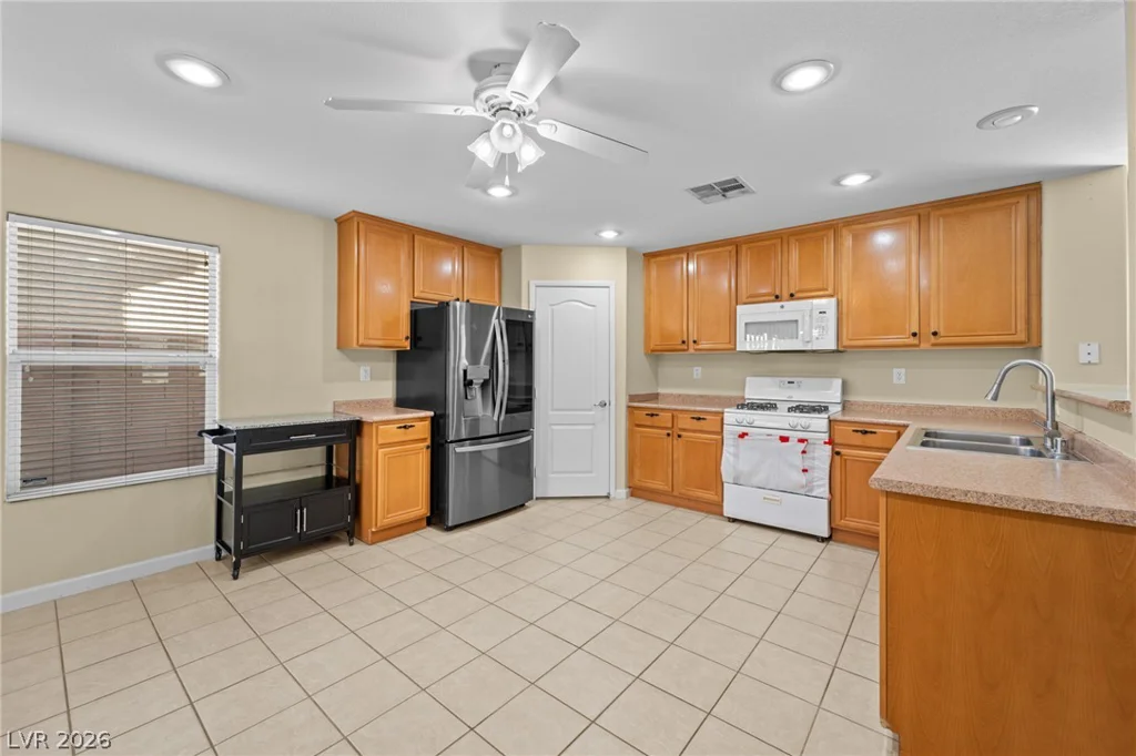 38 Summer Walk, Las Vegas, NV 89183