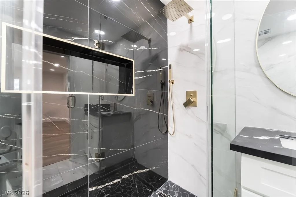 5332 River Glen, Las Vegas, NV 89103