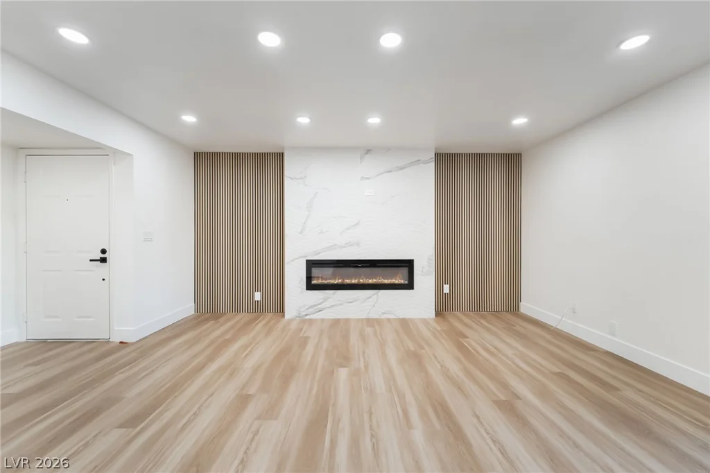 5332 River Glen, Las Vegas, NV 89103