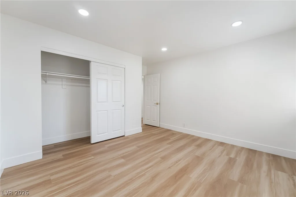 5332 River Glen, Las Vegas, NV 89103