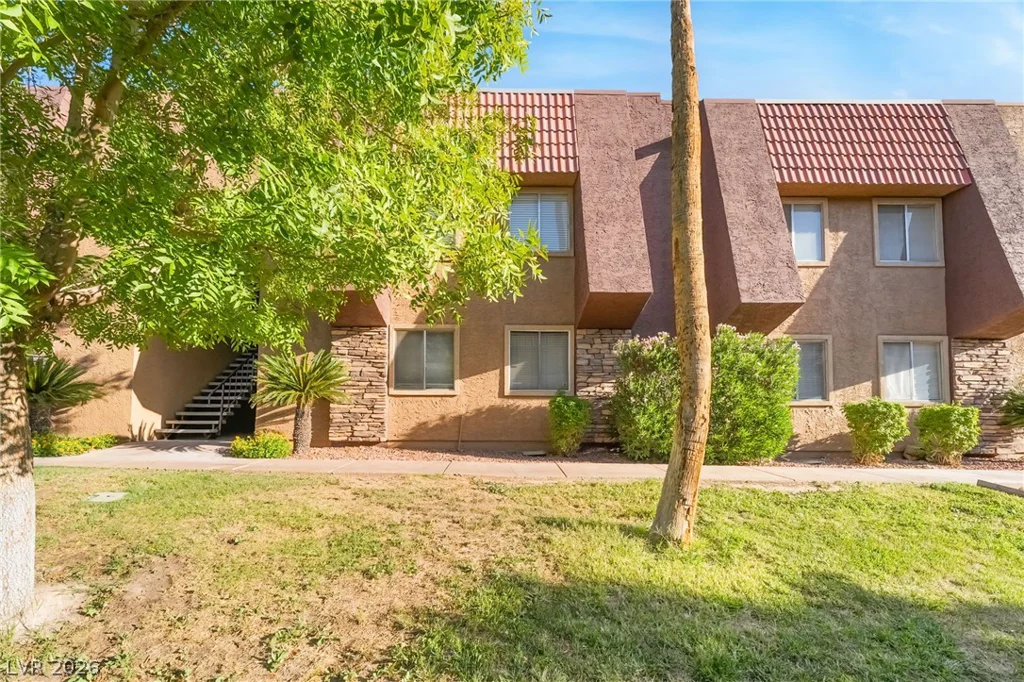 5332 River Glen, Las Vegas, NV 89103