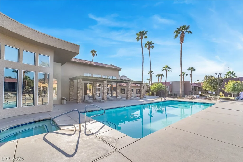 5332 River Glen, Las Vegas, NV 89103