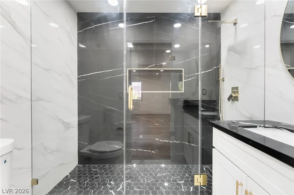 5332 River Glen, Las Vegas, NV 89103