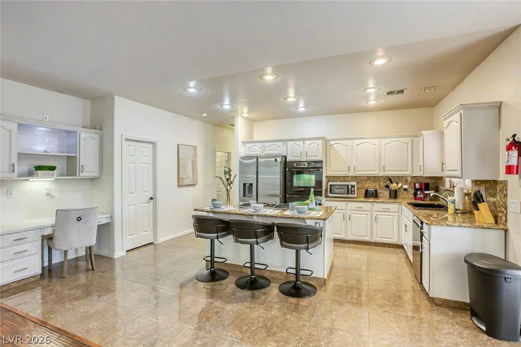 7451 Midfield, Las Vegas, NV 89120