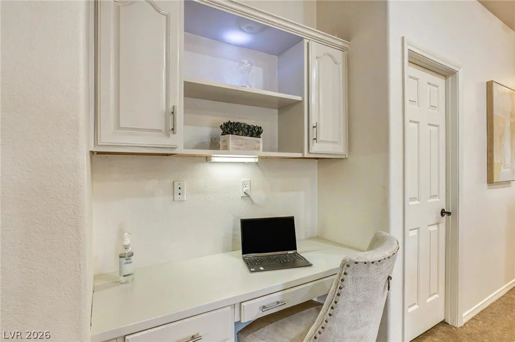7451 Midfield, Las Vegas, NV 89120