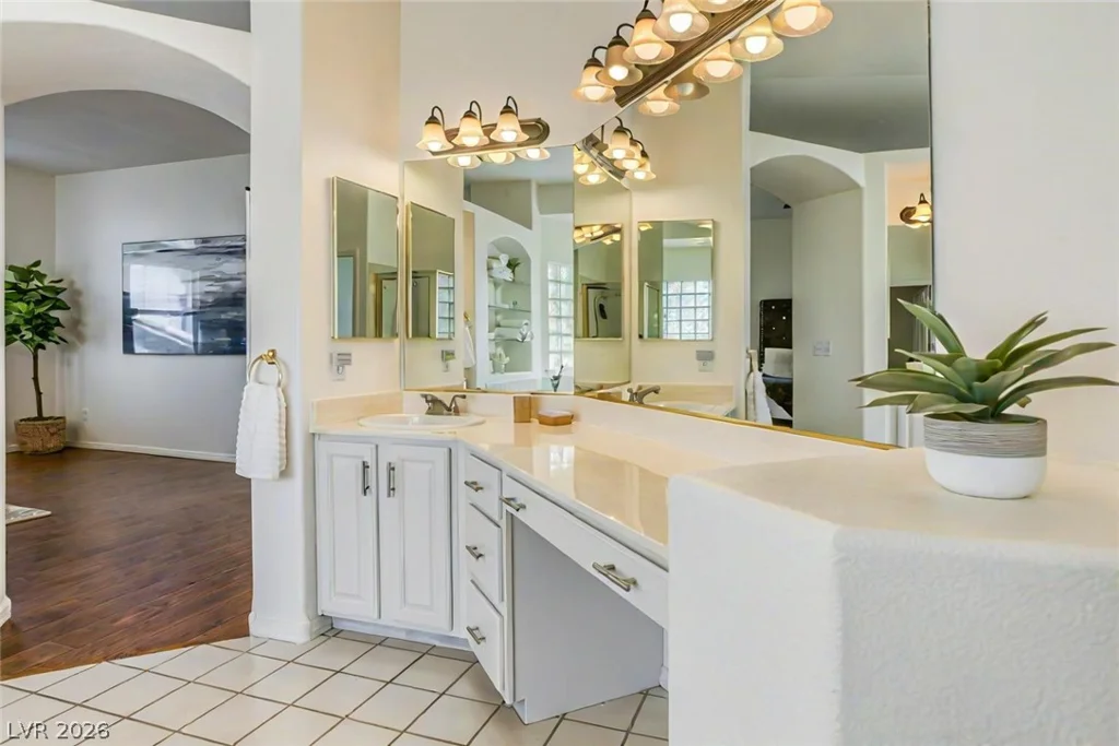 7451 Midfield, Las Vegas, NV 89120