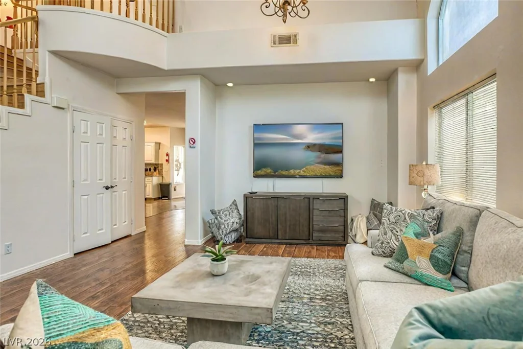 7451 Midfield, Las Vegas, NV 89120